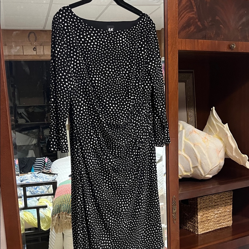 Anne Klein Women's Black/White Polka Dot Dress size 12 rooshing waist 3/4 sleeve